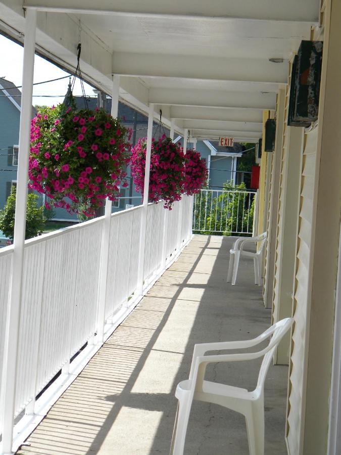 Fairway Inn By The Falls Καταρράκτες του Νιαγάρα Εξωτερικό φωτογραφία