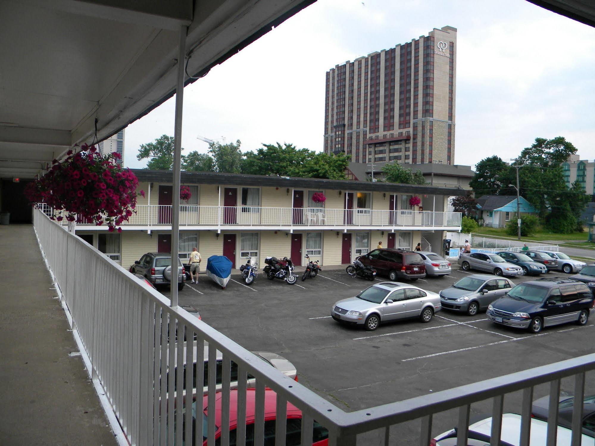 Fairway Inn By The Falls Καταρράκτες του Νιαγάρα Εξωτερικό φωτογραφία