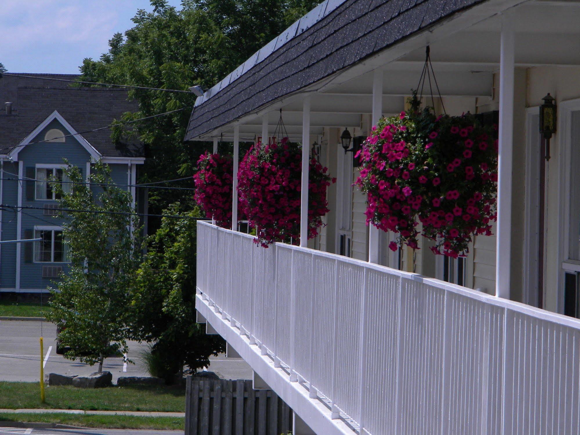 Fairway Inn By The Falls Καταρράκτες του Νιαγάρα Εξωτερικό φωτογραφία